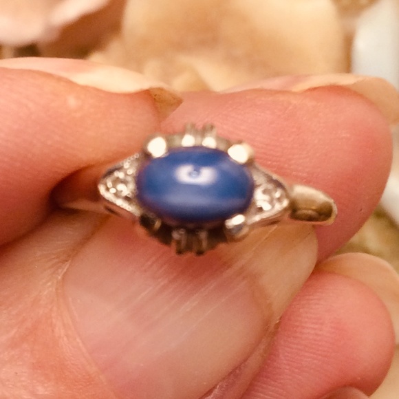 Vintage Precious Star Sapphire gem, set in 10K white gold, size 5 1/2 ap… - Picture 5 of 5